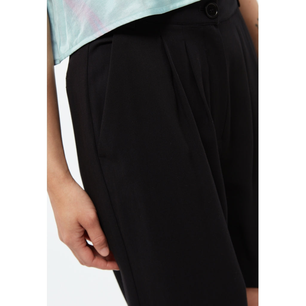 Sally Shorts - Black