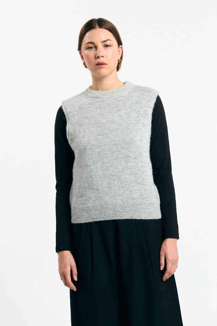 LAST ONE in S- Mora Vest - Grey