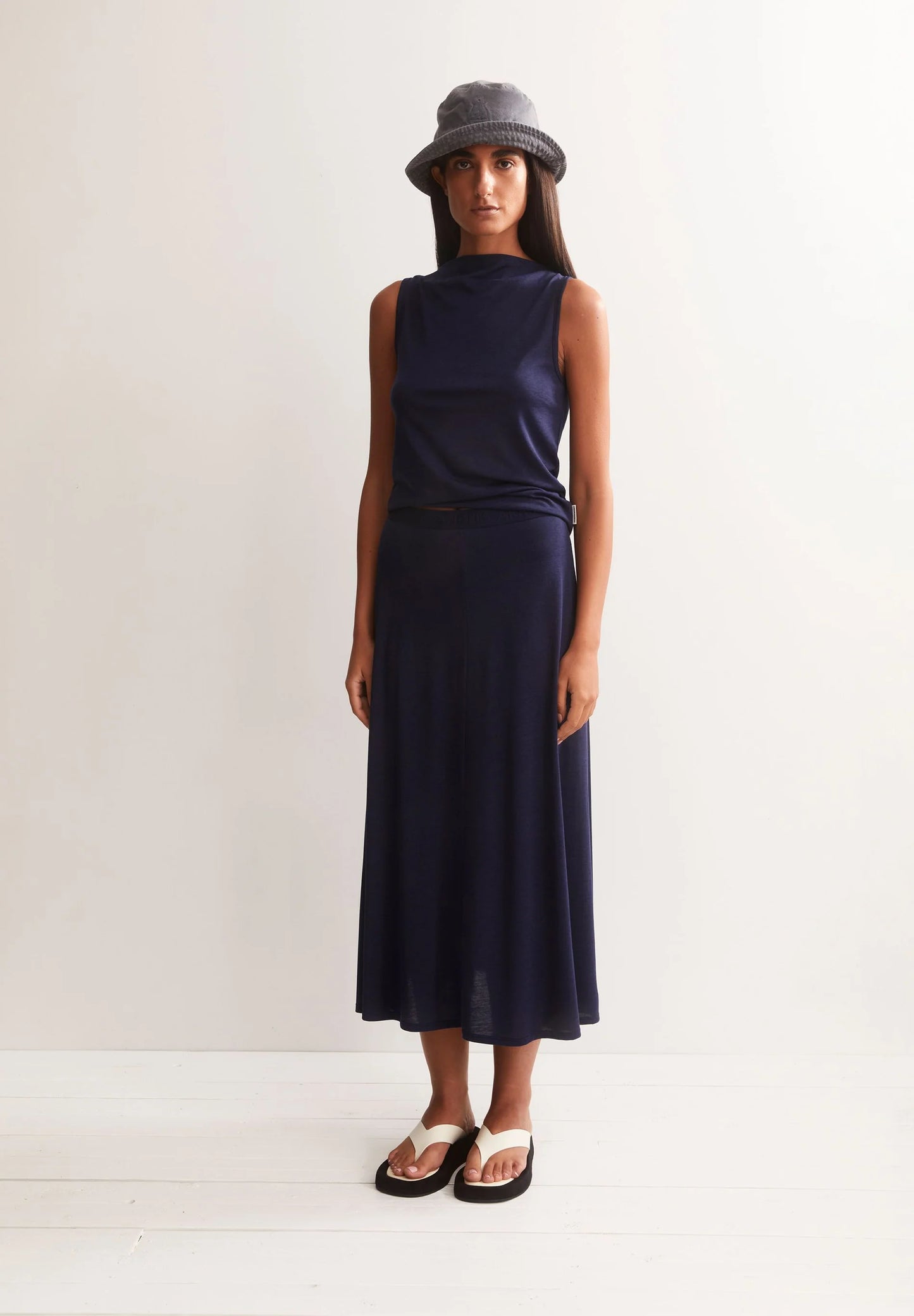 LAST ONE in M - Ileniaa Laraa Midi Skirt - Tinted Navy