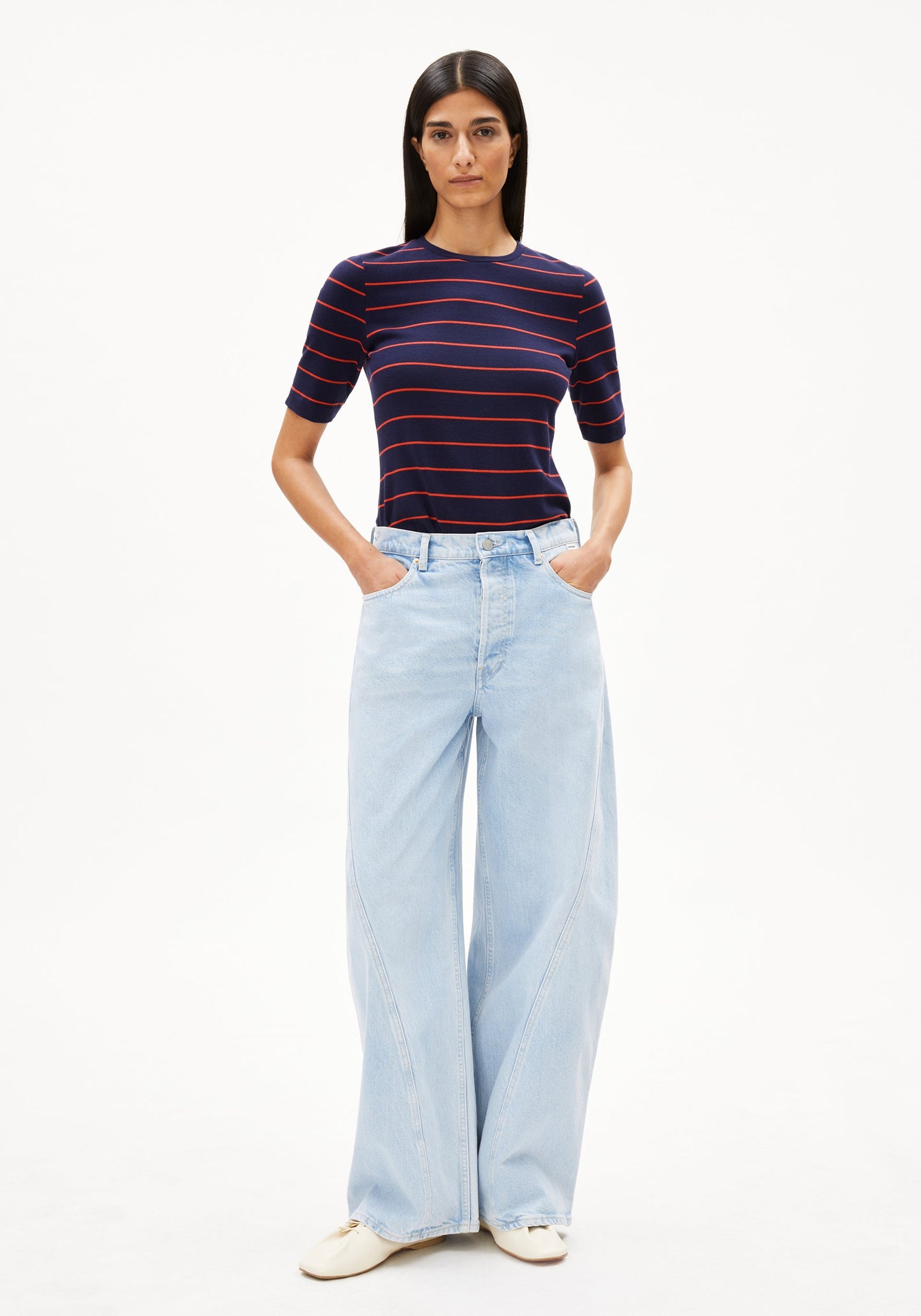 Jaanisara Fine Stripe T-Shirt - Tinted Navy/Candy Apple