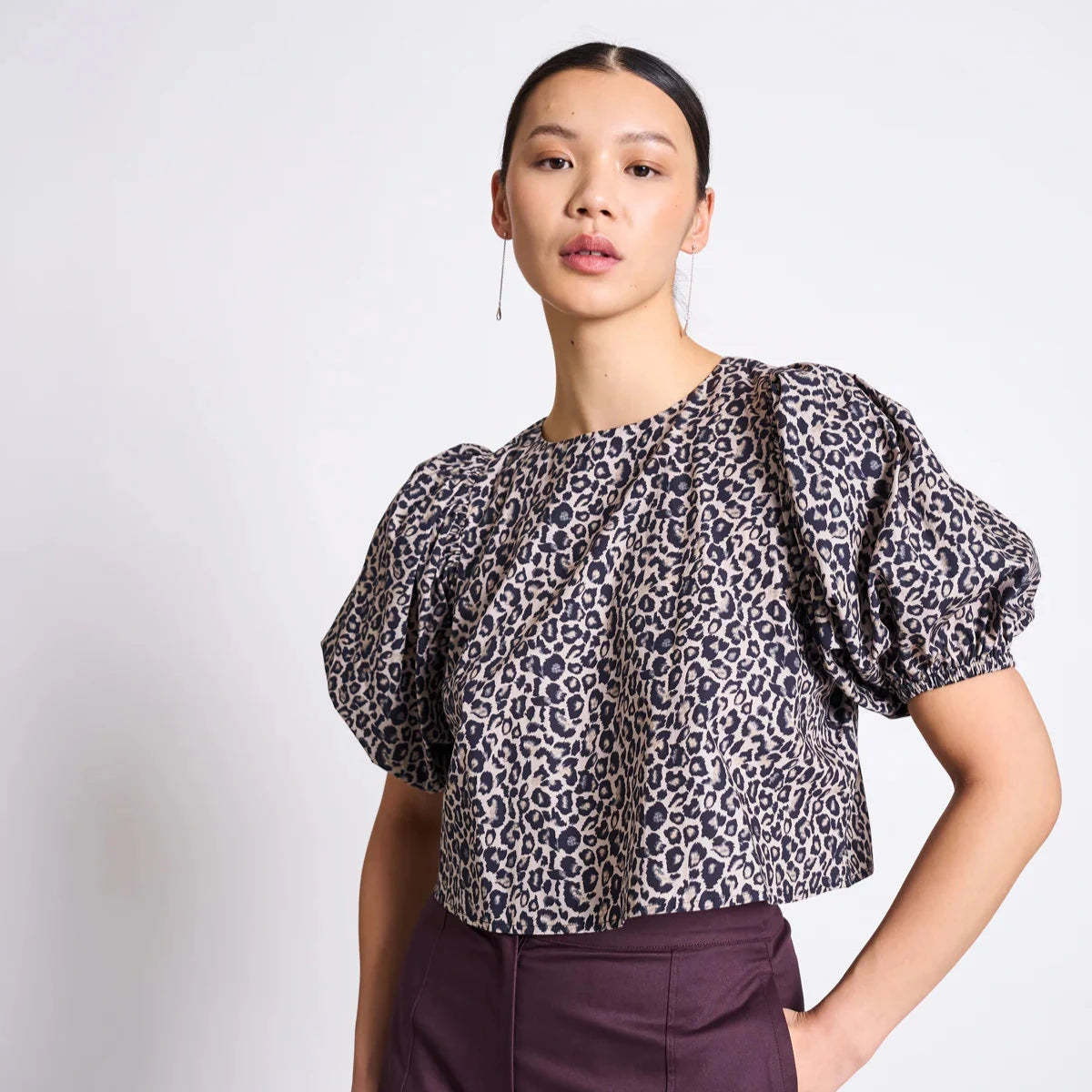 LAST ONE in S - Olmos Cropped Blouse - Leo Print