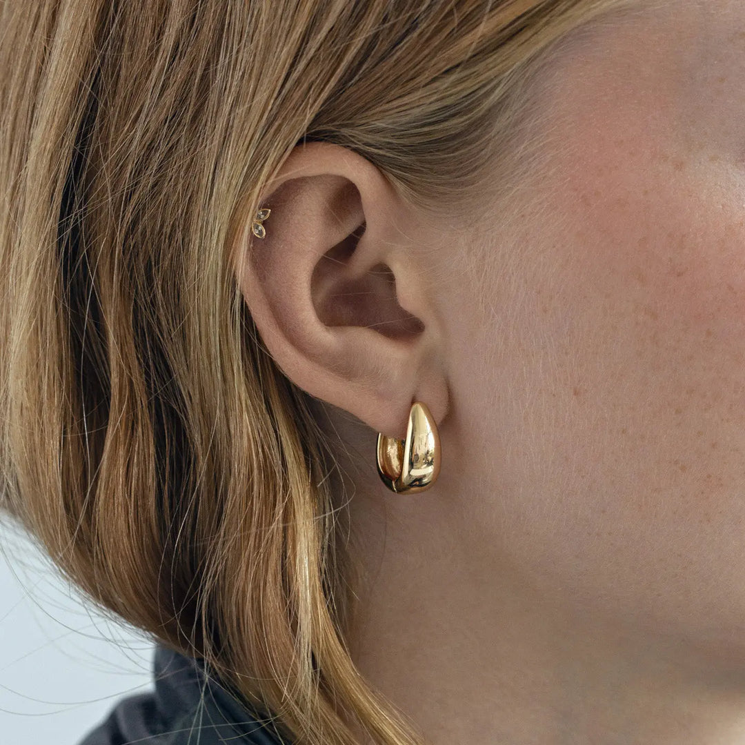 Classy Hoop Earrings - Gold