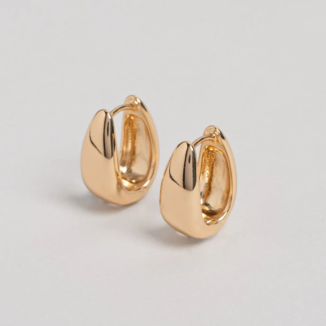 Classy Hoop Earrings - Gold