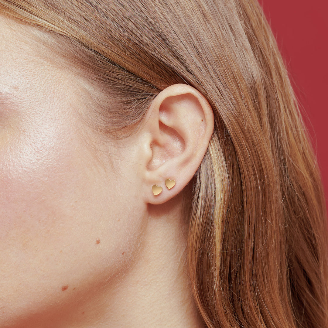 Stina Small Heart Stud Earrings - Gold