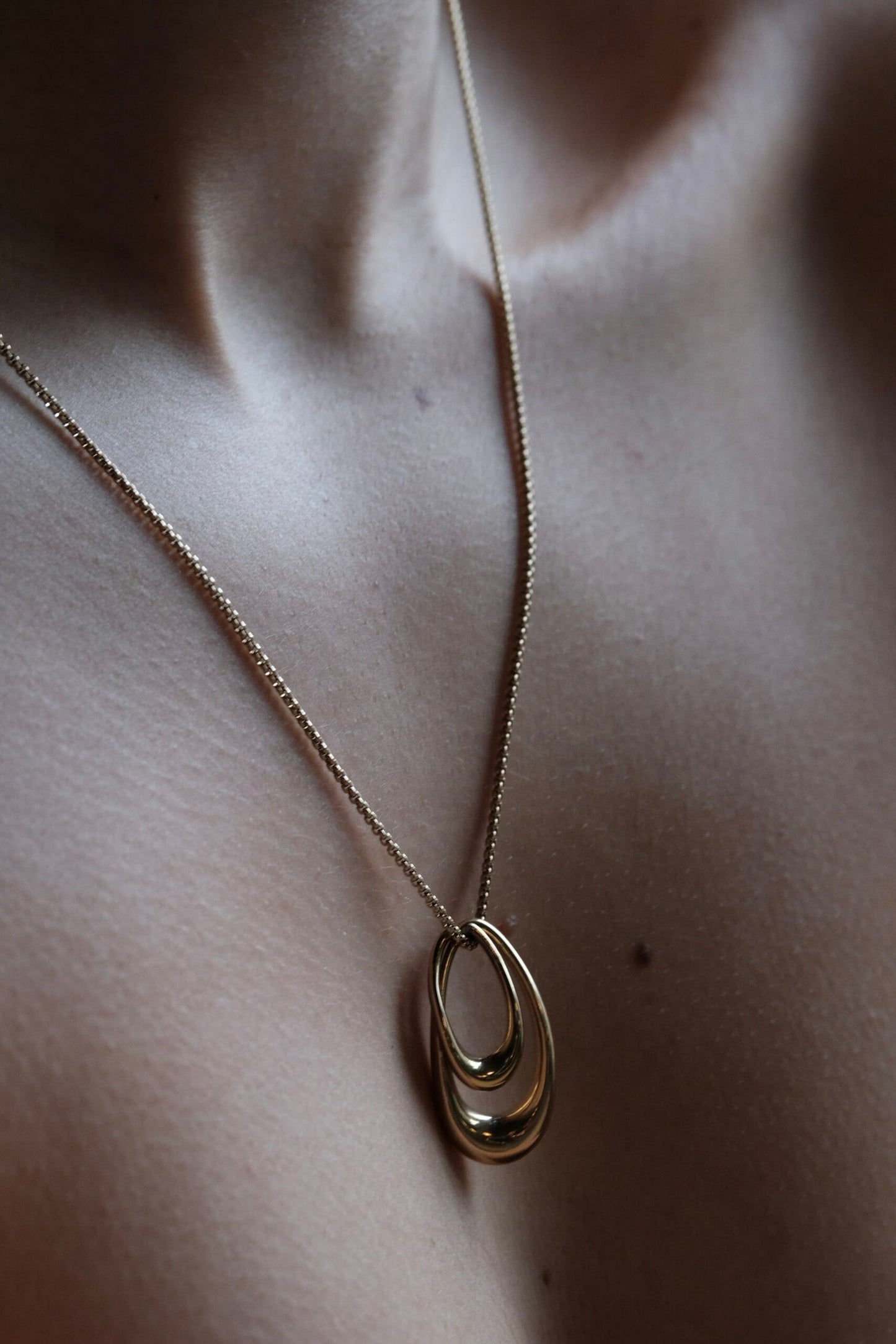 Bandhu Loop Necklace - Gold