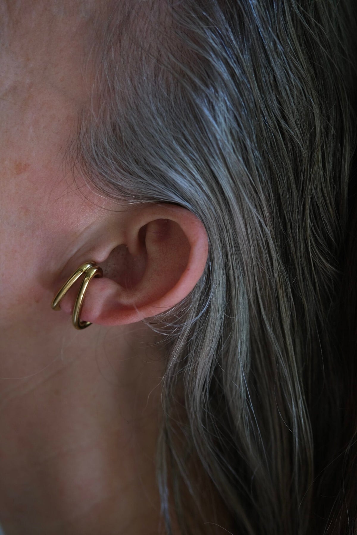 Clasp Ear Cuff - Gold