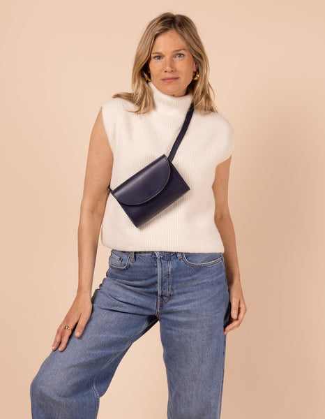 Sanne Belt Bag - Navy Vegan Uppeal™