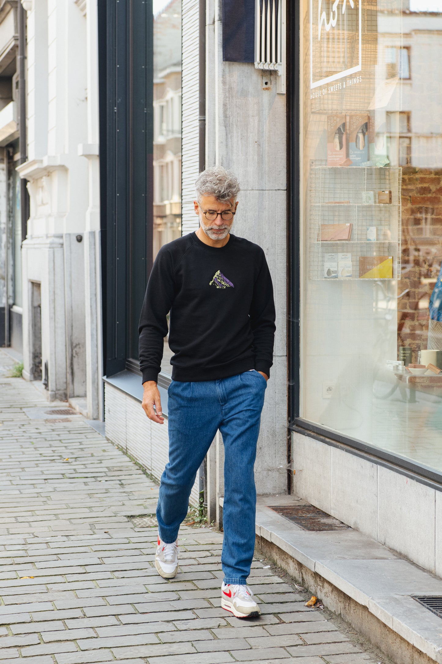 LAST ONE in XS - Malmoe Logo Peak Sweatshirt - Black