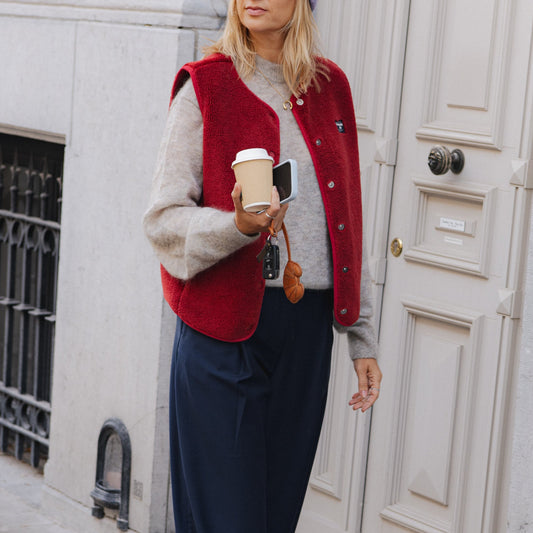 Jay Vest - Pale Red