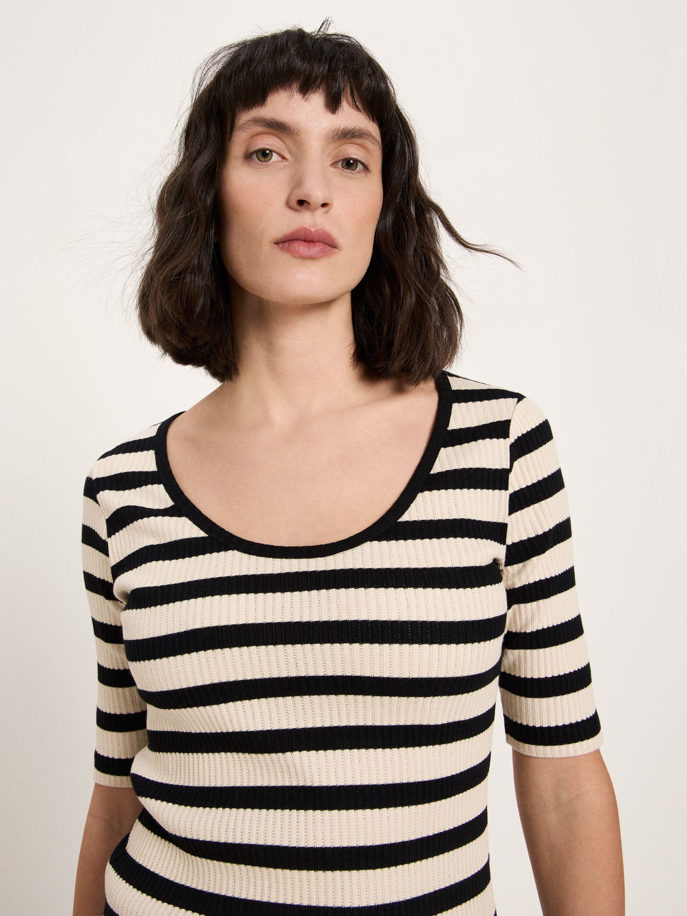 Half Sleeve Top - Creme/Black