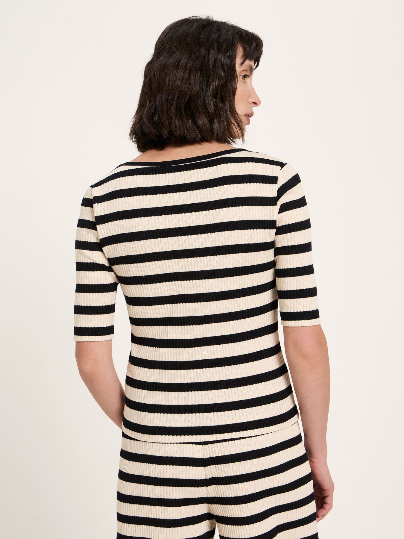 Half Sleeve Top - Creme/Black