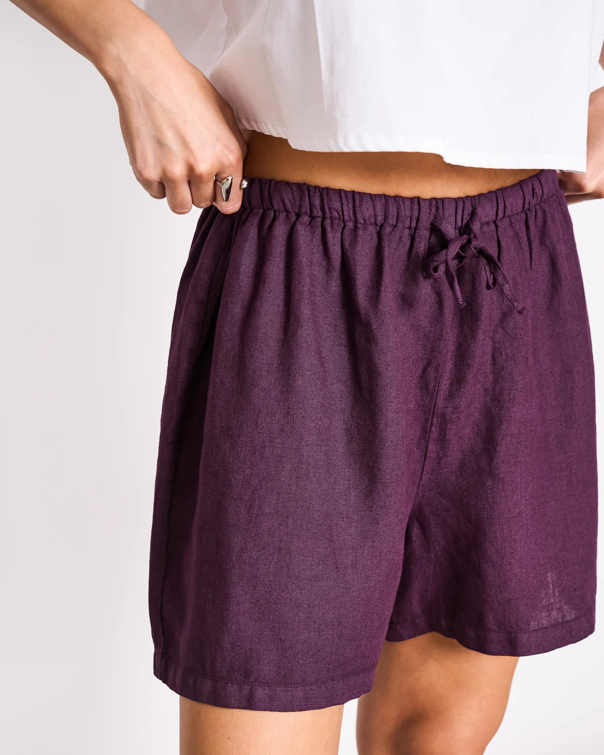 LAST ONE in L - Marum Linen Drawstring Shorts - Cherry Lacquer