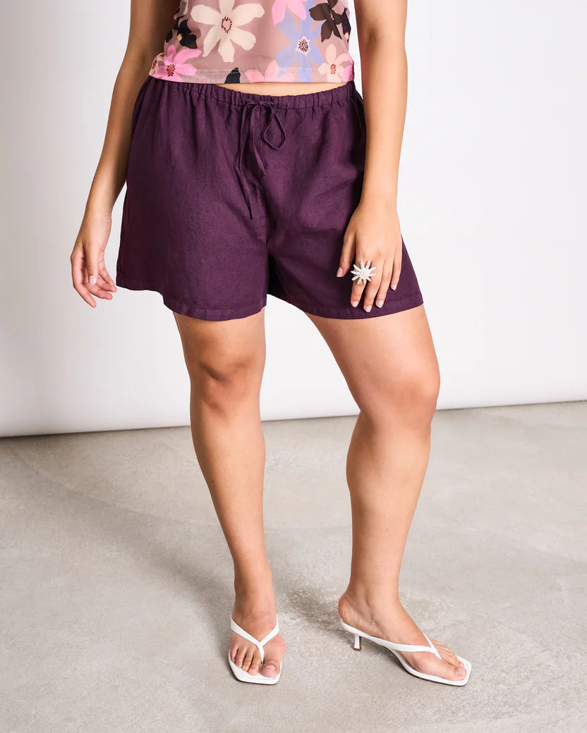 LAST ONE in L - Marum Linen Drawstring Shorts - Cherry Lacquer