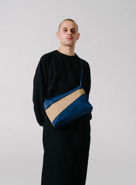 Bum Bag Medium - Navy & Camel