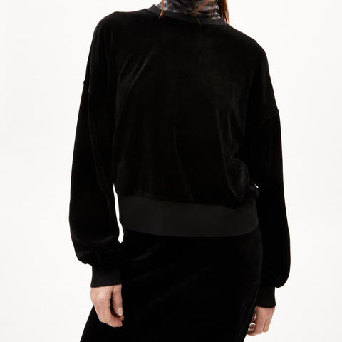 Ledianaa Velvet Sweater - Black