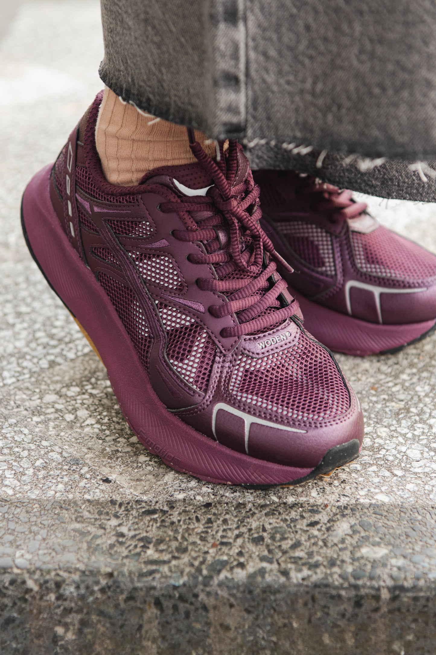 Freya Runner - Cherry