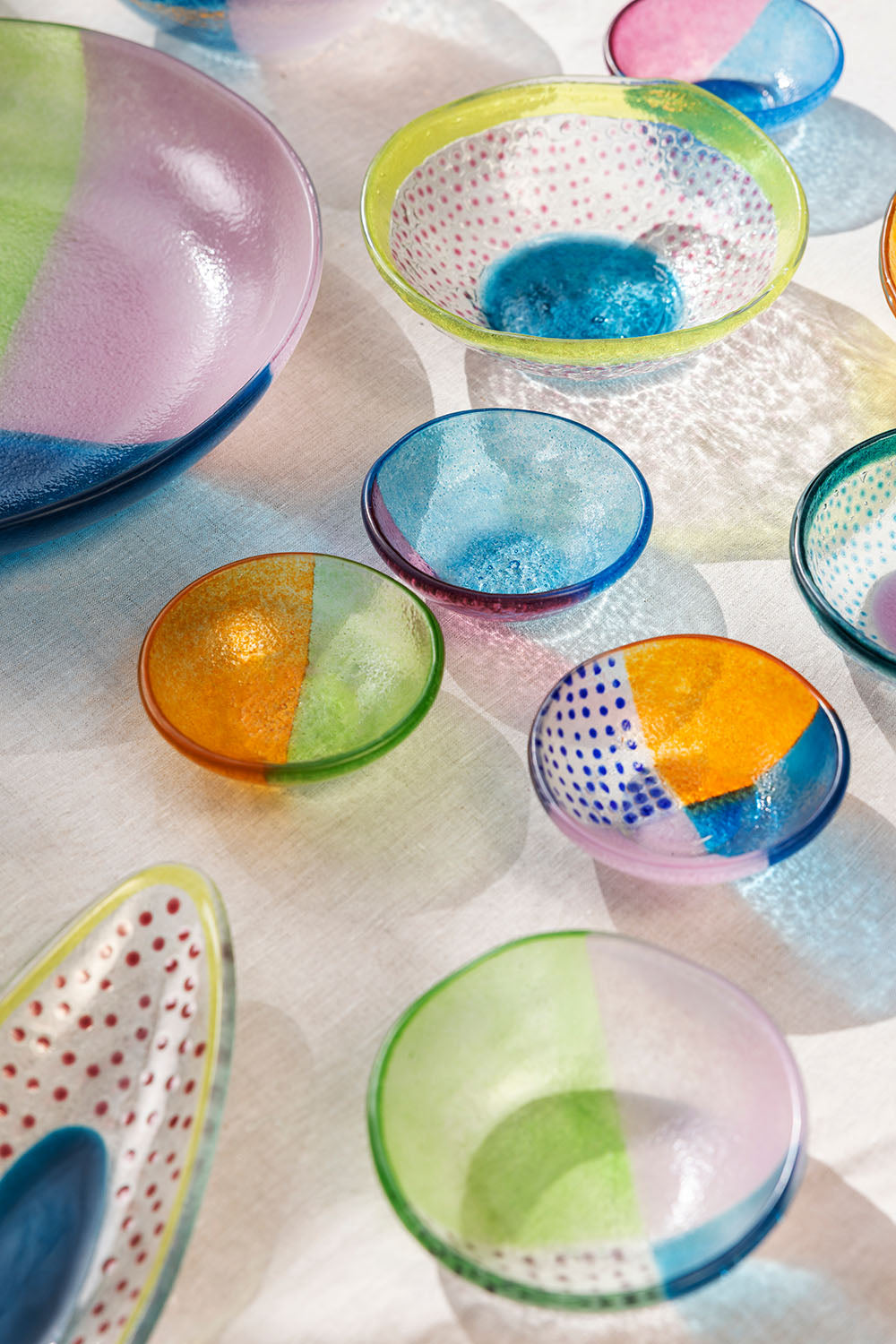 Glass Bowl L Floating Hues - Multicolor