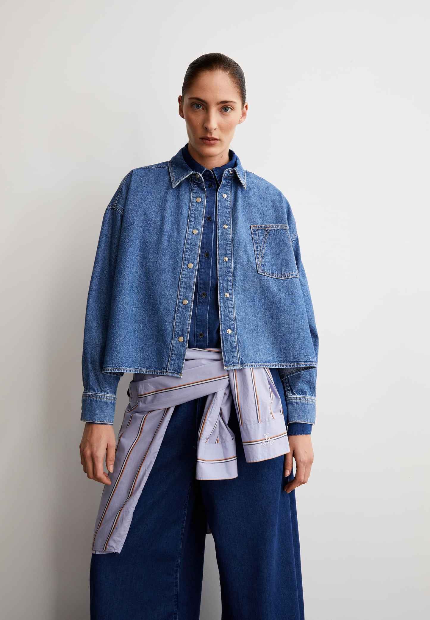 LAST ONE in L - Nalaani Denim Blouse - Sea Foam