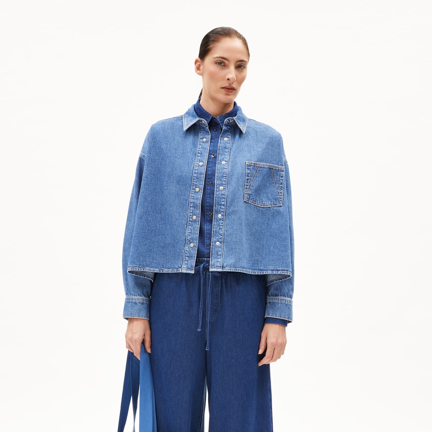 LAST ONE in L - Nalaani Denim Blouse - Sea Foam
